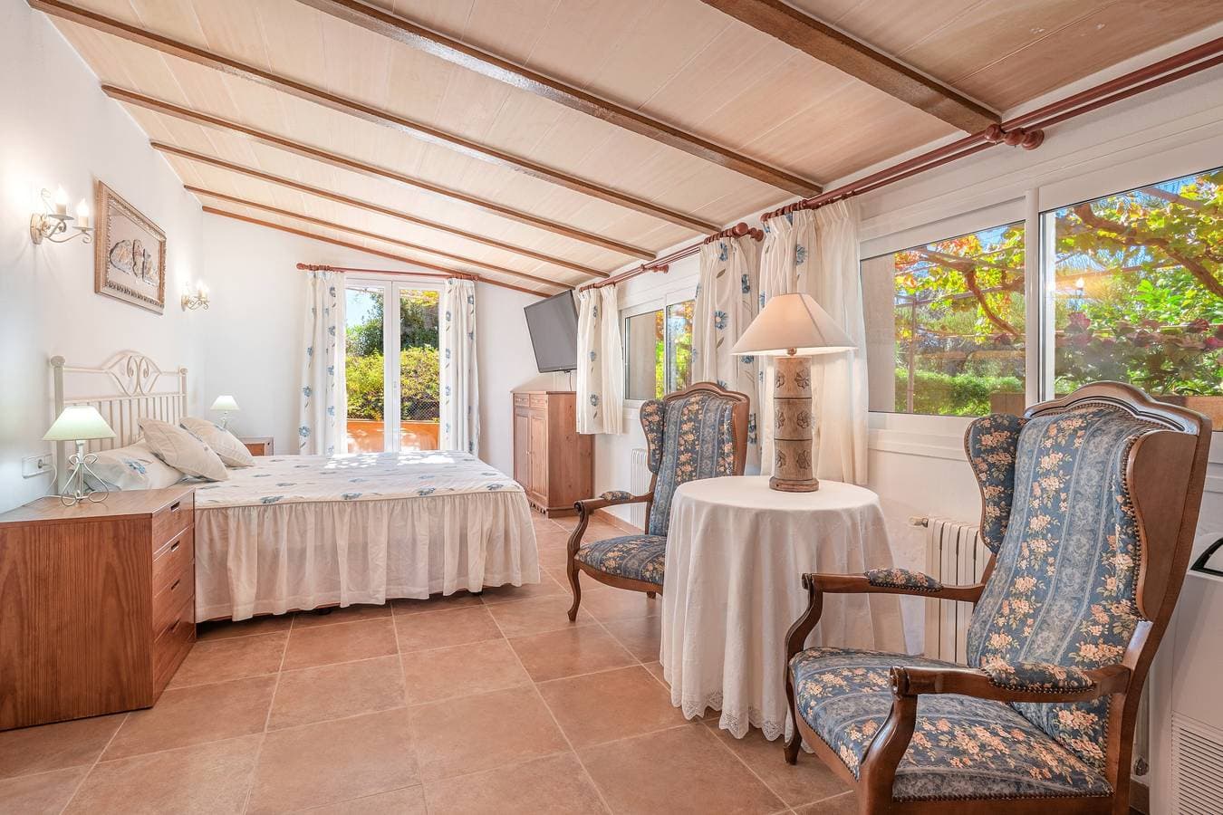 Foto 13 von 26: Villa 'Finca Can Tomeu' mit Bergblick, Pool, Garten, Klimaanlage und WLAN