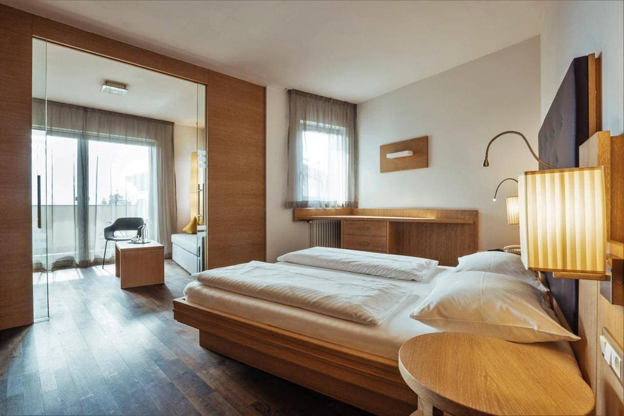 Foto 2 von 10: Double Room with Balcony