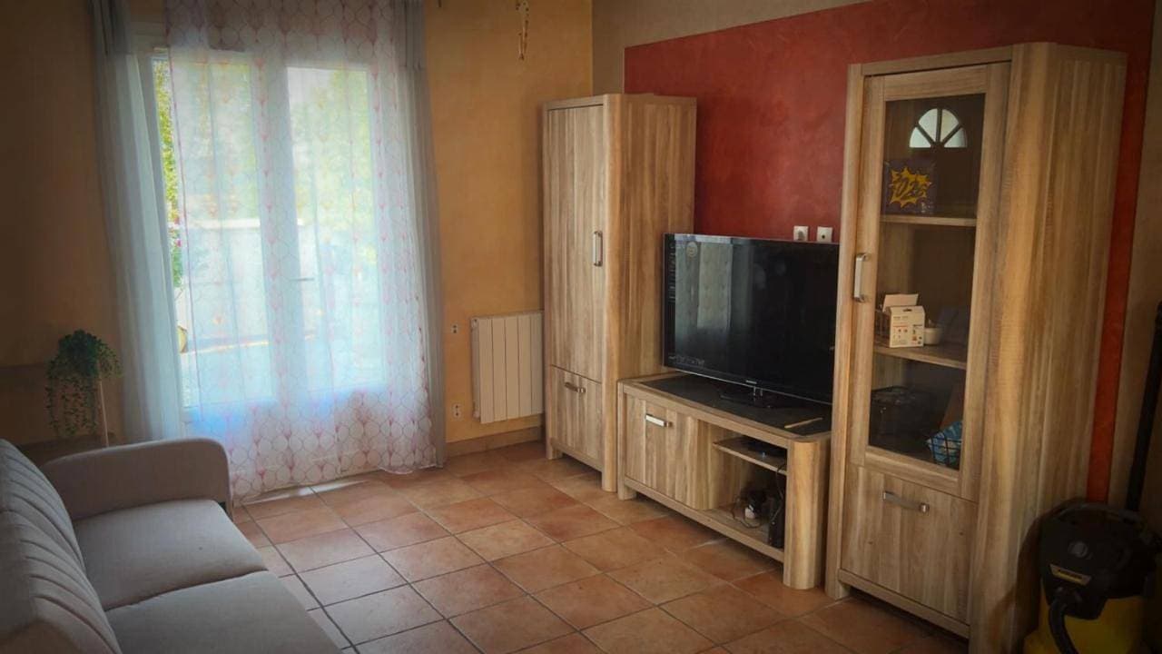 Foto 8 von 12: Three-Bedroom House