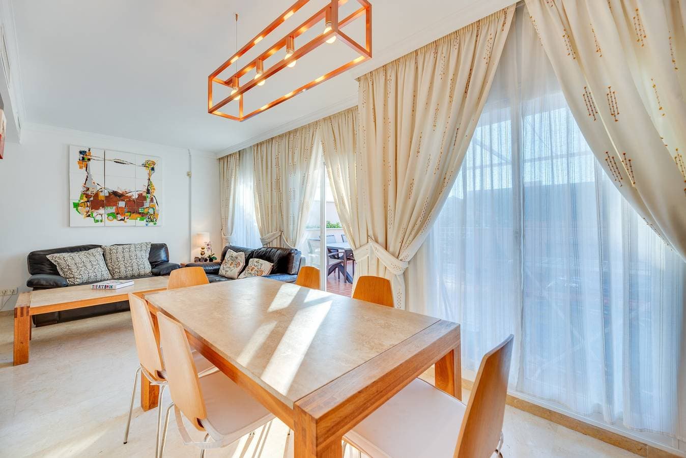 Foto 6 von 24: Ferienwohnung 'Penthouse in Elviria' mit Gemeinschaftspool, WLAN und Klimaanlage