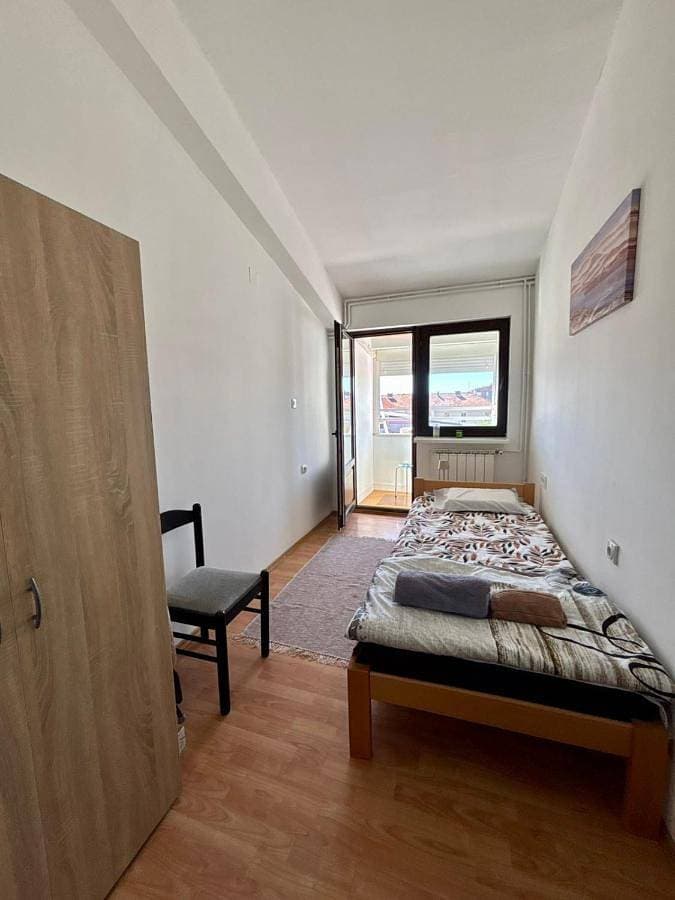Foto 3 von 13: Two-Bedroom Apartment