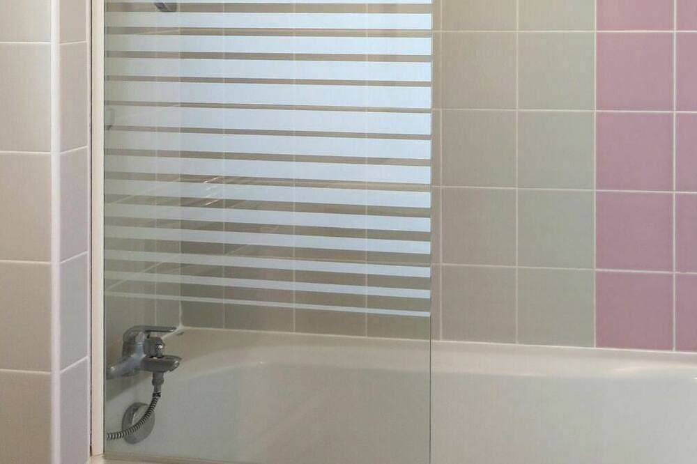 Foto 4 von 18: Herrliche Wohnung in einem Ferienhaus mit  W-Lan, Pool, TV, Terrasse und Haustiere erlaubt