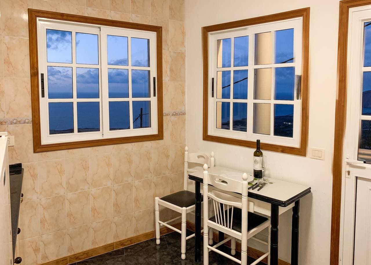 Foto 9 von 23: Modernes Apartment in Frontera, 45 m² mit Meerblickbalkon