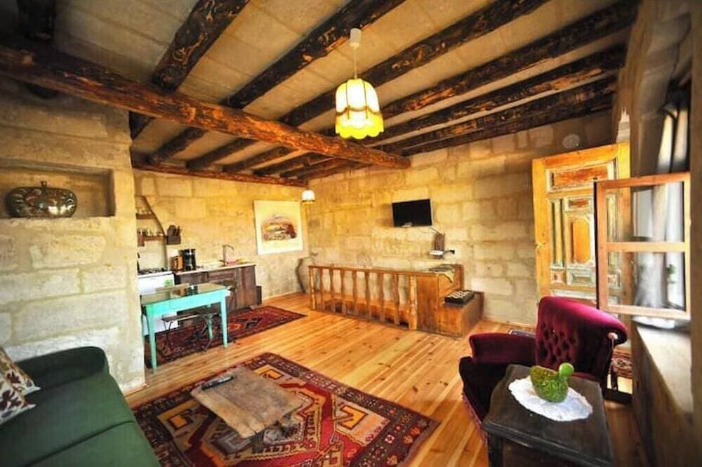 Foto 4 von 19: Anitya Dublex Stone House – Charming Cappadocian Retreat with Scenic Terrace