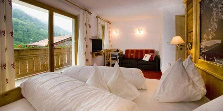 Foto 12 von 28: Double Room with Balcony
