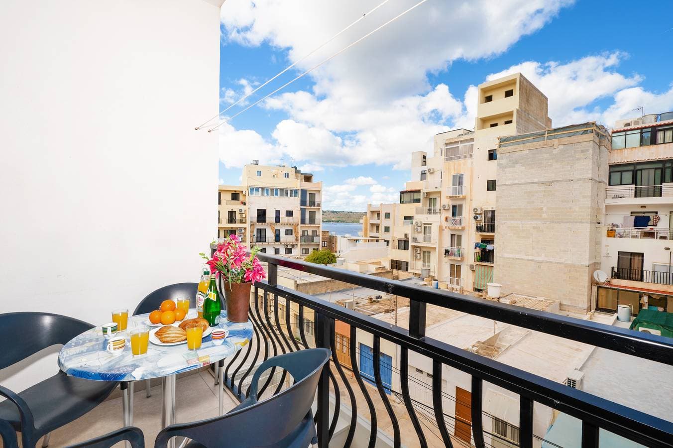GetawaysMalta - Seashells Apartment mit 2 Schlafzimmern in Bugibba 1