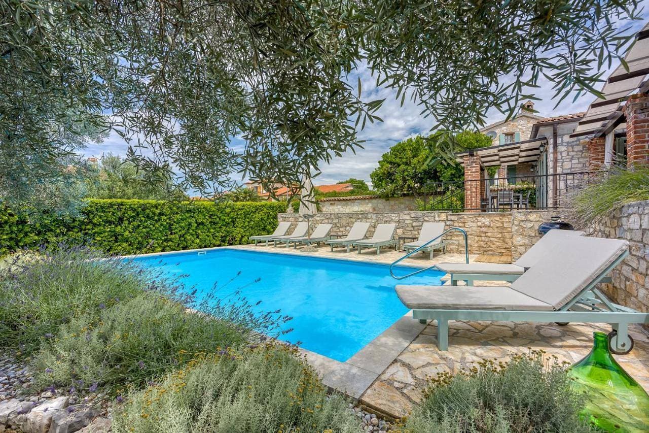 Rustic Pool Villa Aryana 1