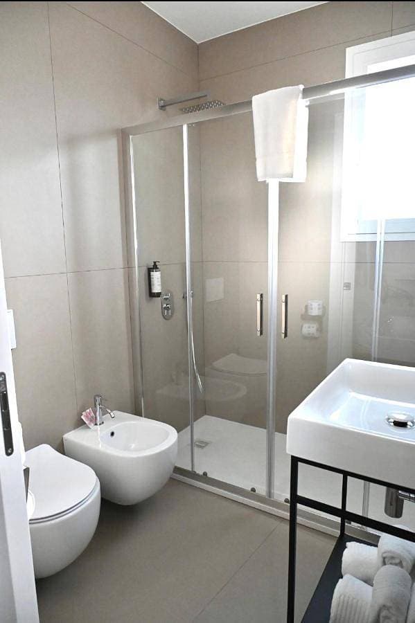 Foto 2 von 11: Large Double Room