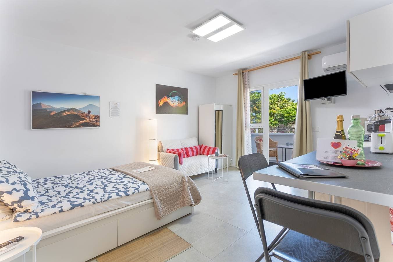 Foto 8 von 32: Apartment Fantastico 1 – Klimaanlage, kostenloses Parken, Balkon & Stadtblick