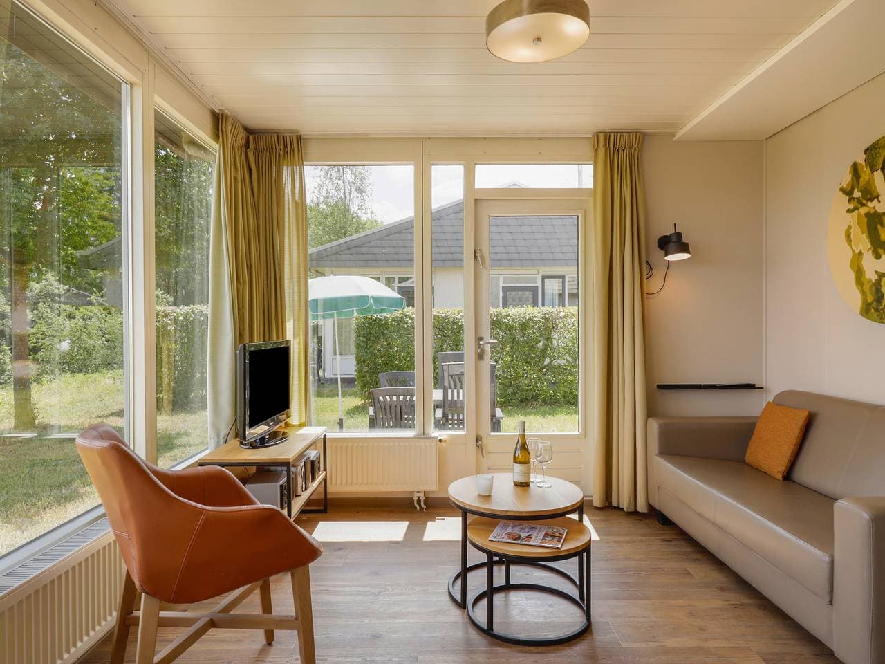 Foto 3 von 27: Bungalow für 4 Personen mit Balkon/Terrasse