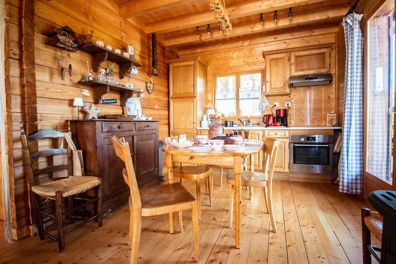 Foto 3 von 31: Ferienhaus für 6 Personen mit Pool