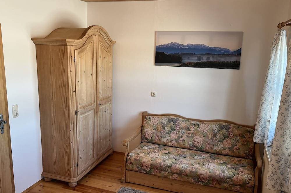 Foto 6 von 17: Ruhig gelegene Erdgeschoss Wohnung mit eigener Terrasse und Bergblick