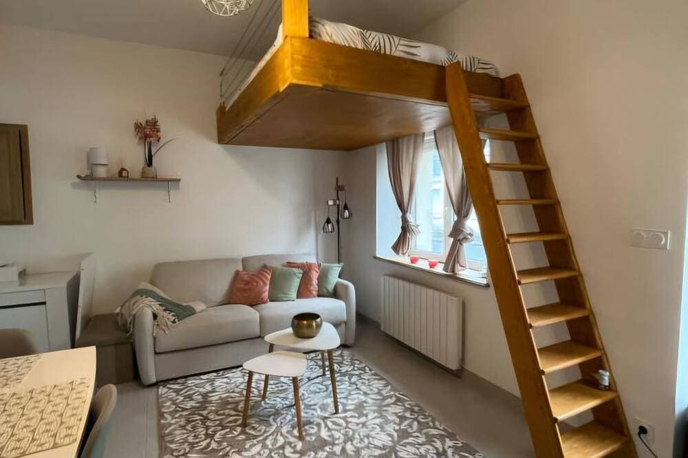The little \"Sunshine\" cosy 1