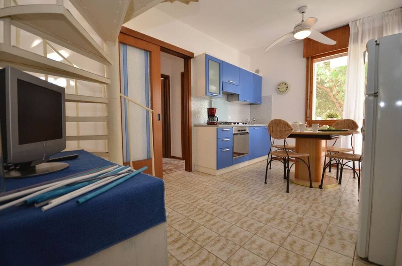 Foto 3 von 26: Helles und modernes Ferienhaus mit pool