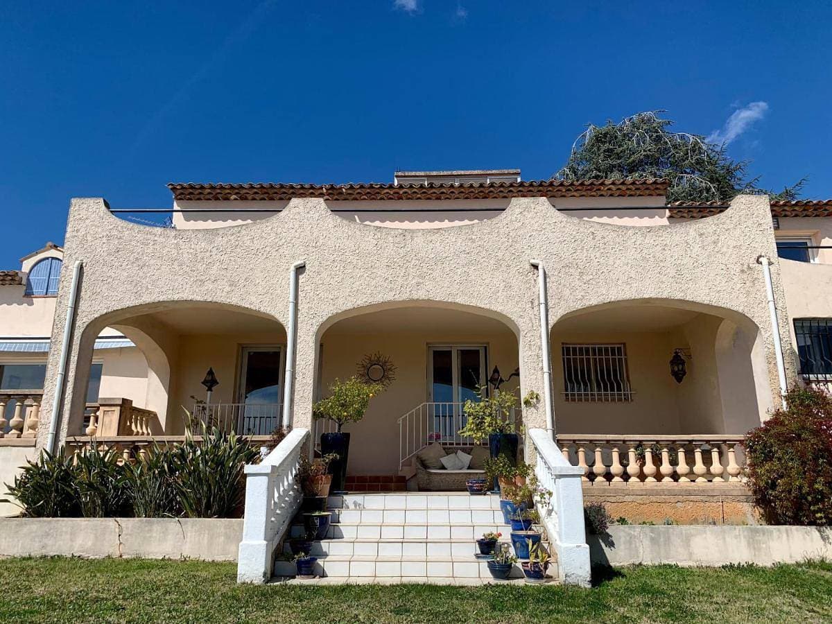 Foto 4 von 42: Villa