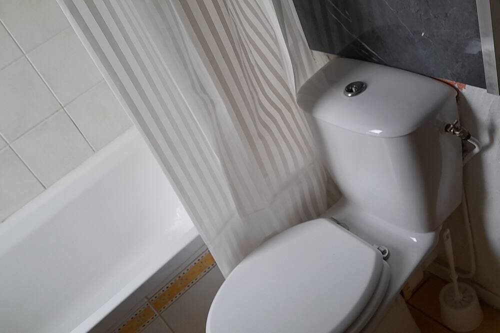 Foto 7 von 15: Stay in Caen - Spacious 4 Bedroom Apartment, Near the Beach