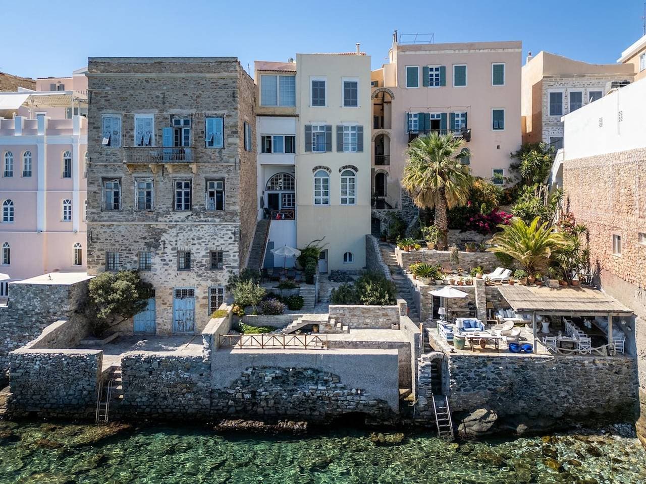 Foto 3 von 71: Seaside neoclassical property in Vaporia Ermoupoli