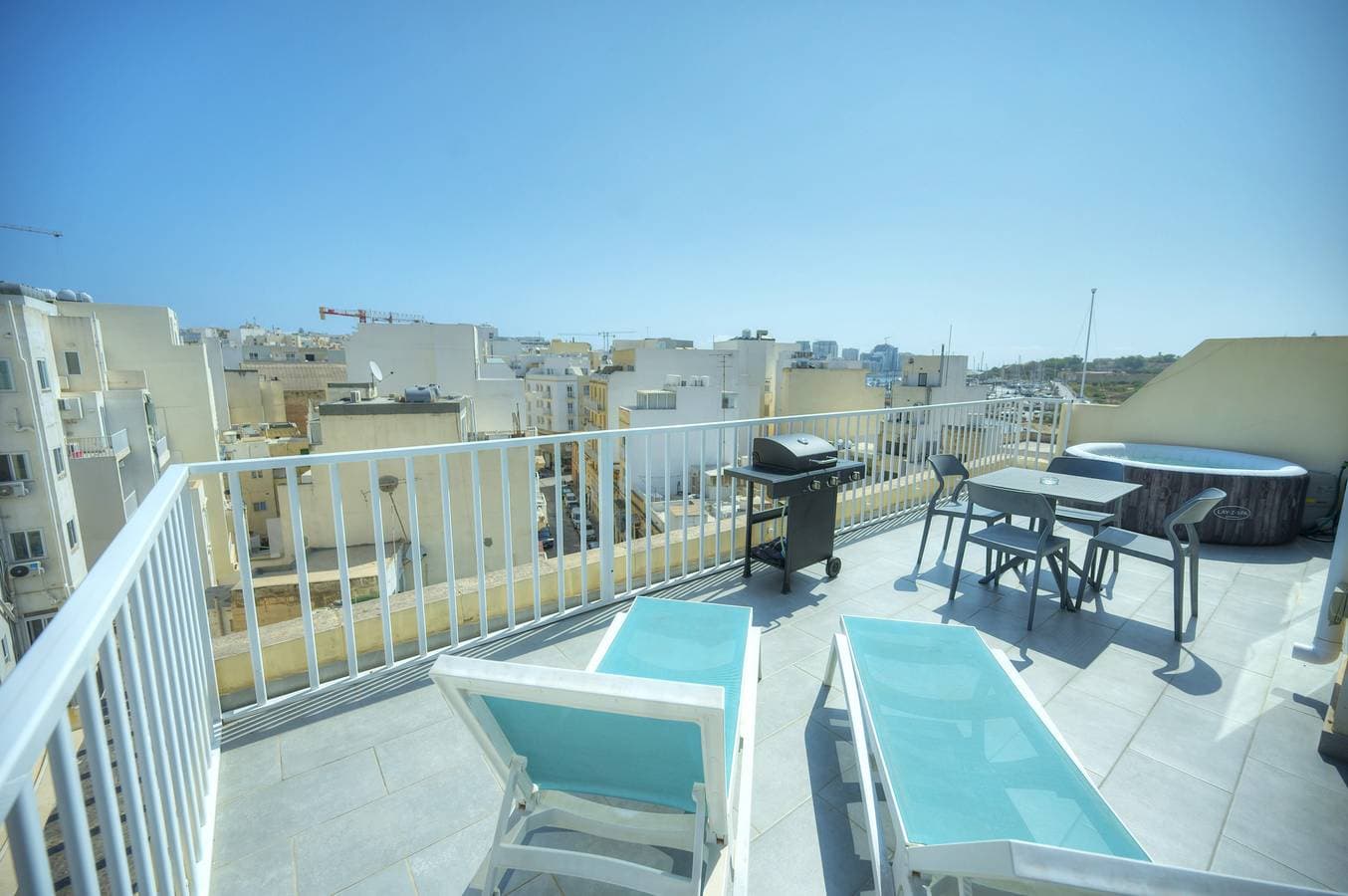 Foto 2 von 34: Ferienwohnung für 2 Personen mit Terrasse