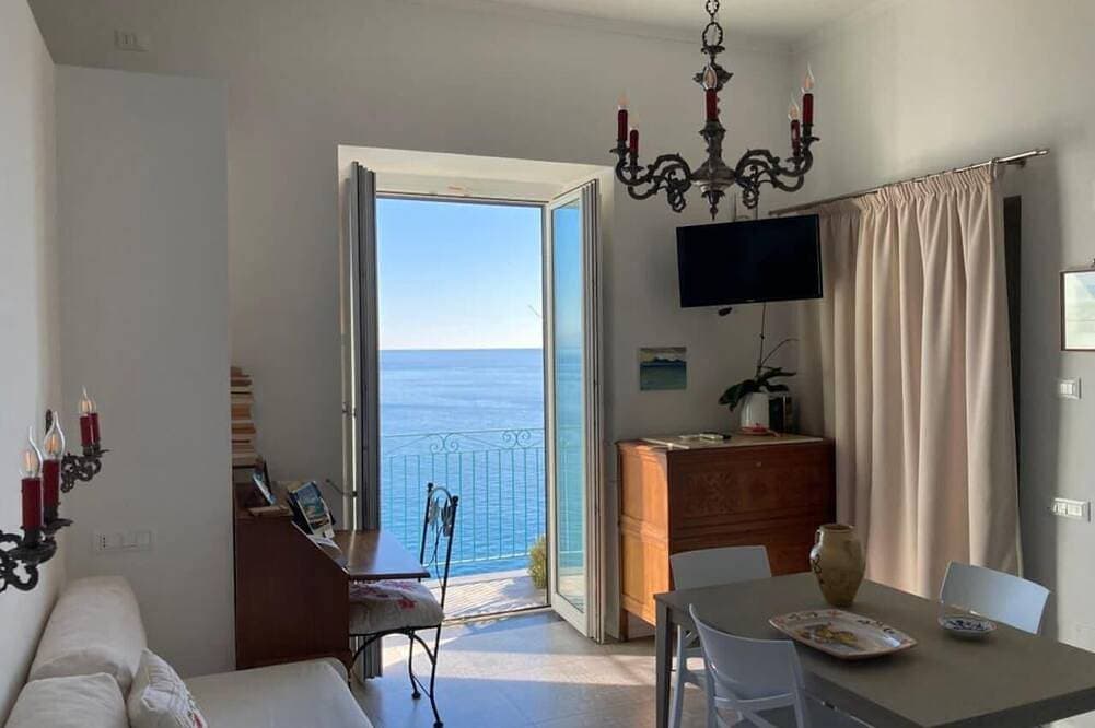 Foto 9 von 16: 2 Bed Flat - Sleeps 4 - Parking - Wifi