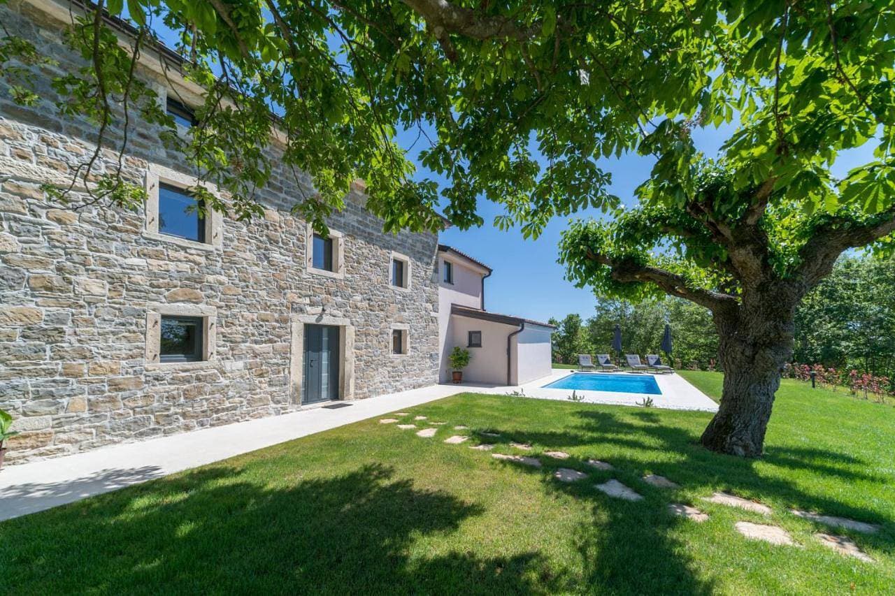VILLA FIORE 1