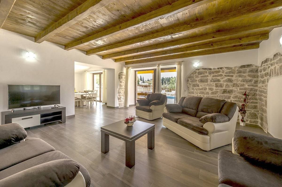 Foto 9 von 37: Geräumige Villa Marija Kloštar mit Privatem Pool