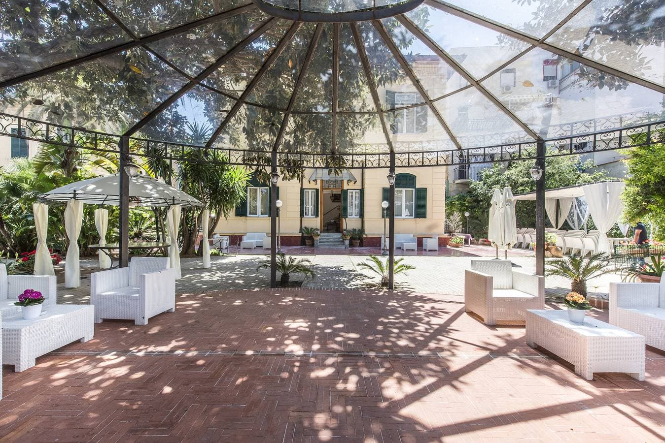Foto 12 von 25: B&B Villa Liberty sul Mare - Camera Cobalto by Wonderful Italy