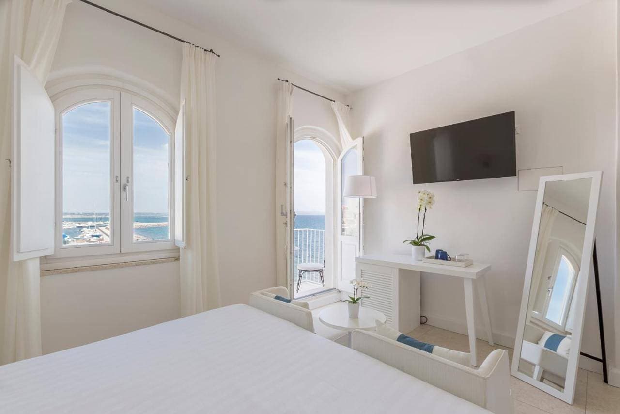 Foto 6 von 15: Deluxe Double Room with Side Sea View