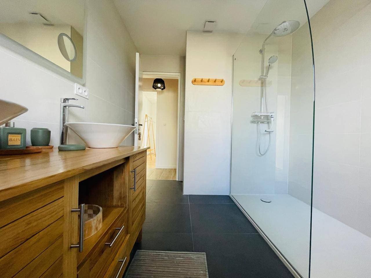 Foto 12 von 58: Three-Bedroom House