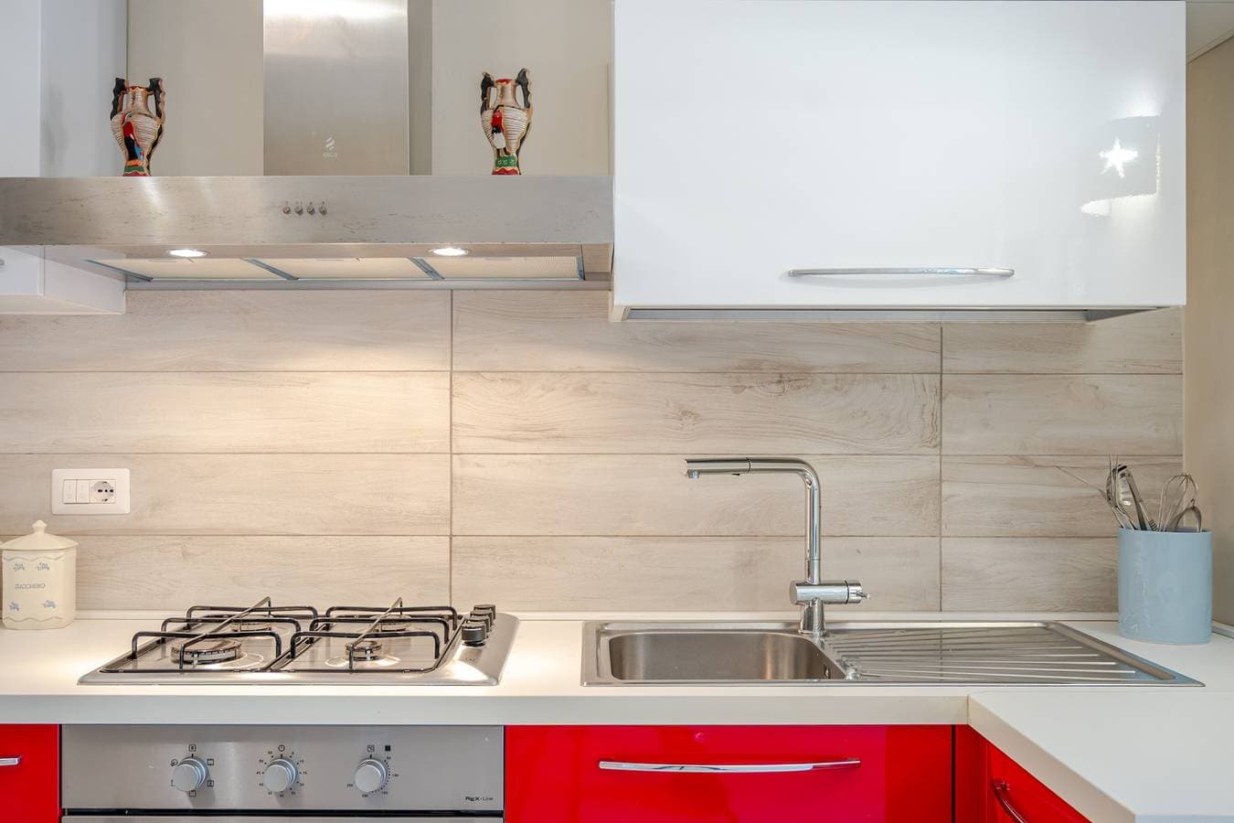 Foto 4 von 22: Studio-Apartment „Monolocale La Maddalena“ mit Bergblick, WLAN und Klimaanlage