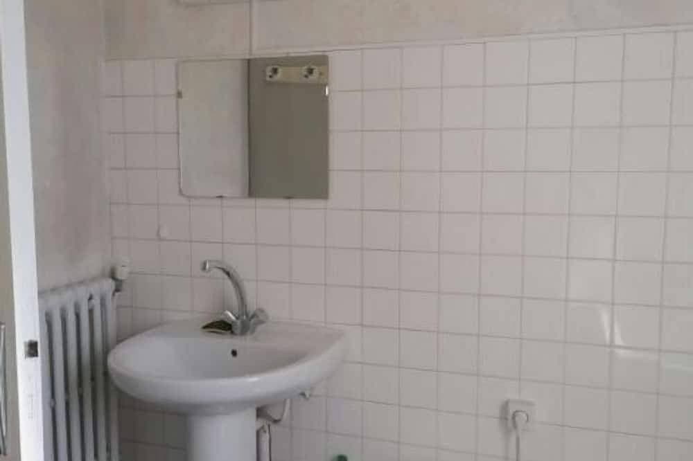 Foto 9 von 26: Maison Spacieuse Simple Et Confortable