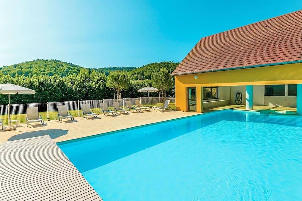 Angenehme Wohnung in einem Ferienhaus mit Pool,  W-Lan, TV, Terrasse und Haustiere erlaubt 1