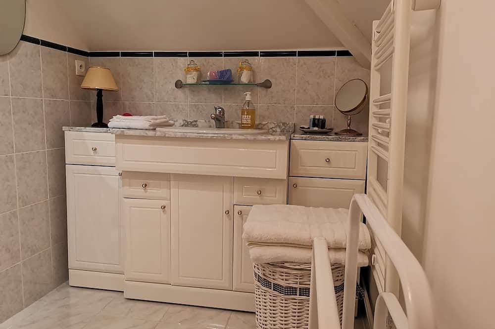 Foto 3 von 12: Charming chambre d'hote suite 400m from the port.
