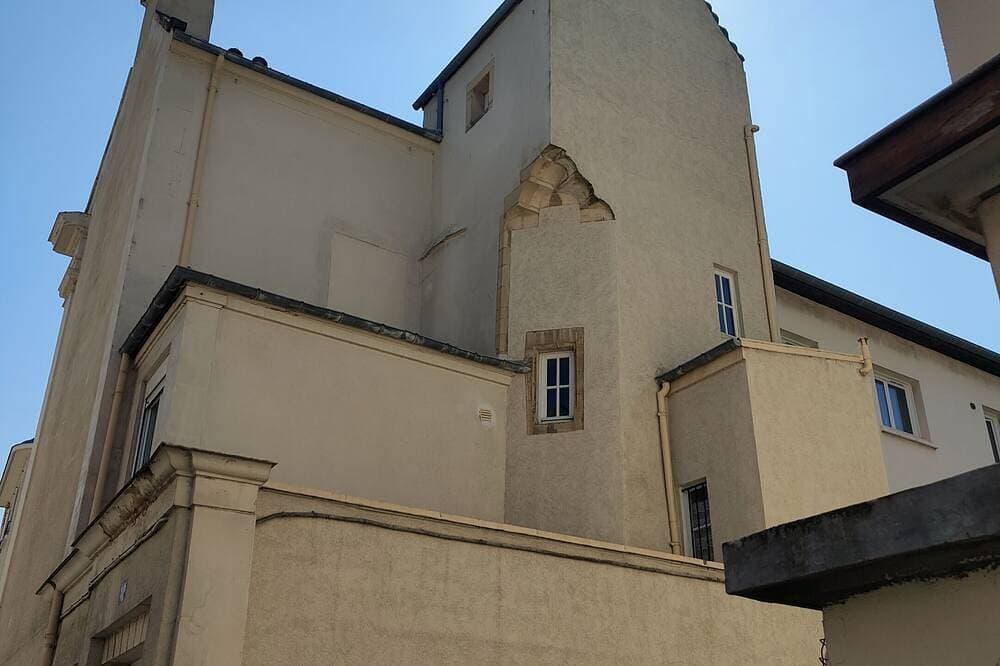 Foto 11 von 25: Apartment-Deluxe-Eigenes Badezimmer-Blick auf das Wahrzeichen