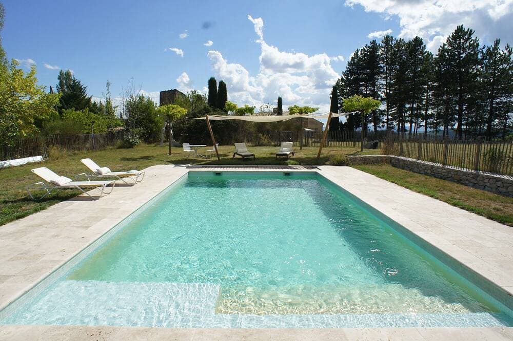 Very beautiful Provencal house. Swimming pool and landscape 1