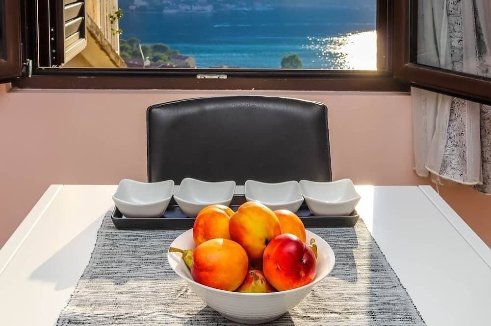 Foto 13 von 24: Das Apartment Sea View ist 70 m² groß und verfügt über ein modernes Design und eine atemberaubende Aussicht.