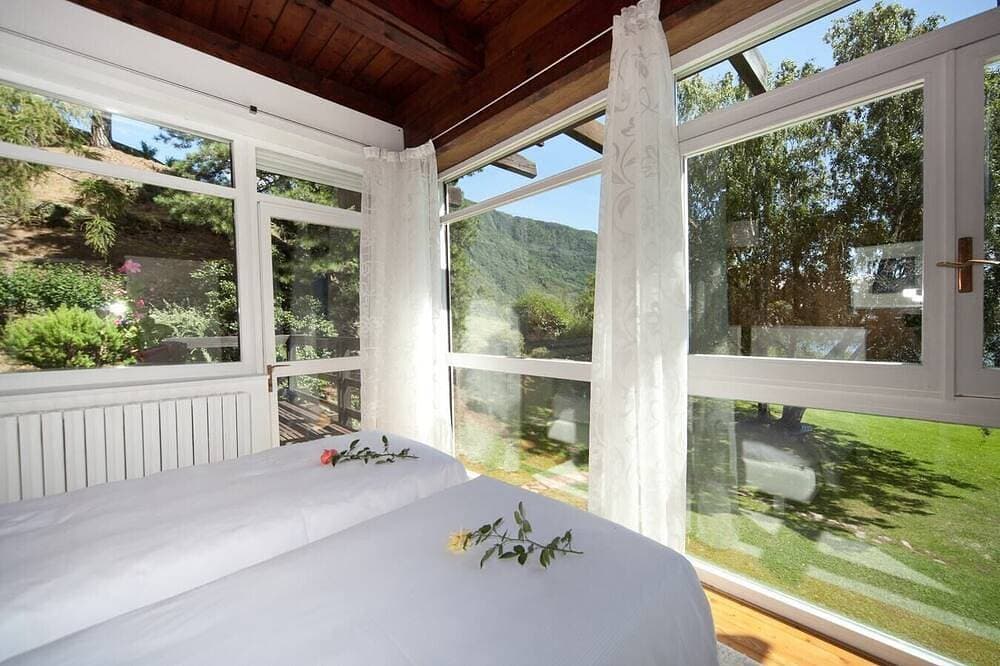 Foto 6 von 30: Villa Olga - Private villa with hot tub and pool