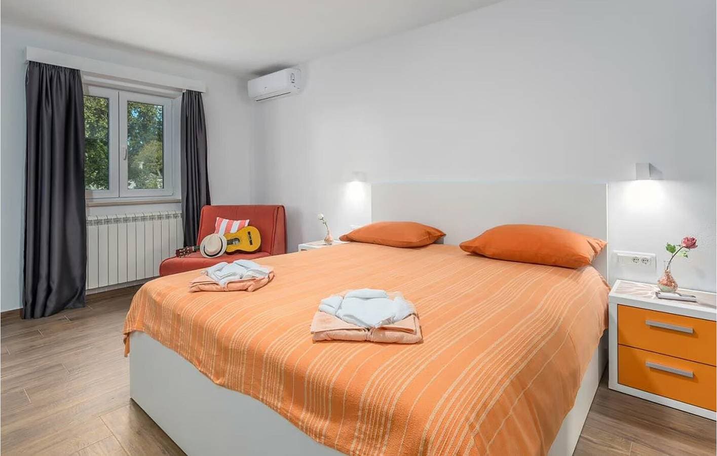 Foto 8 von 35: Modernes Apartment mit 2 Schlafzimmern, Pool und Terrasse in der Nähe des Stadtzentrums von Jakovici