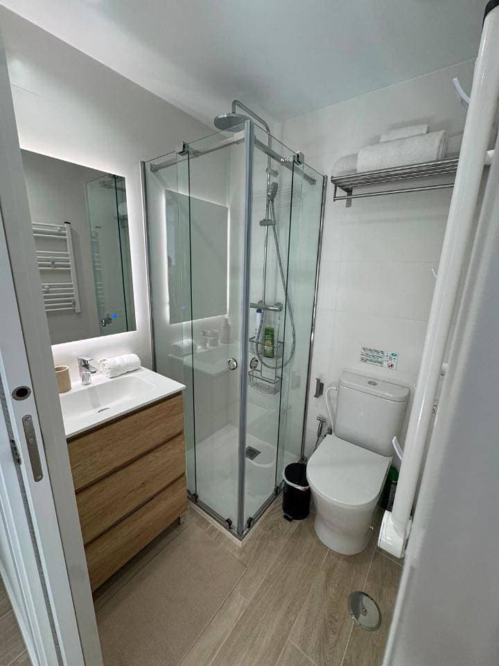 Foto 6 von 20: Family Room with Bathroom