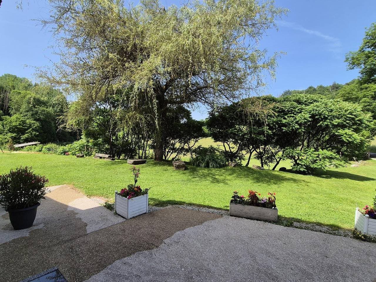 Foto 4 von 20: Gemütliche 90 qm große Wi-Fi Gite mit Garten und Kamin.