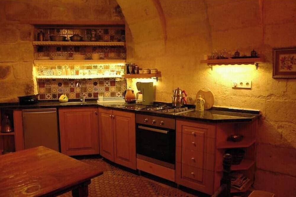 Foto 13 von 25: Anitya Cave House with Turkish Bath – Historic Winery Retreat
