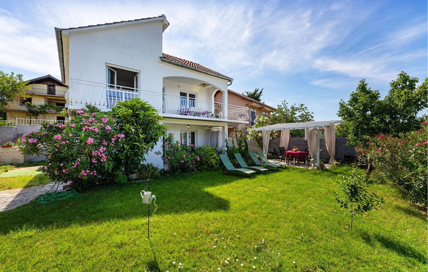Gemütliche 140 m² große Wohnung mit Terrasse, in der Nähe der Küste und des Stadtzentrums 1