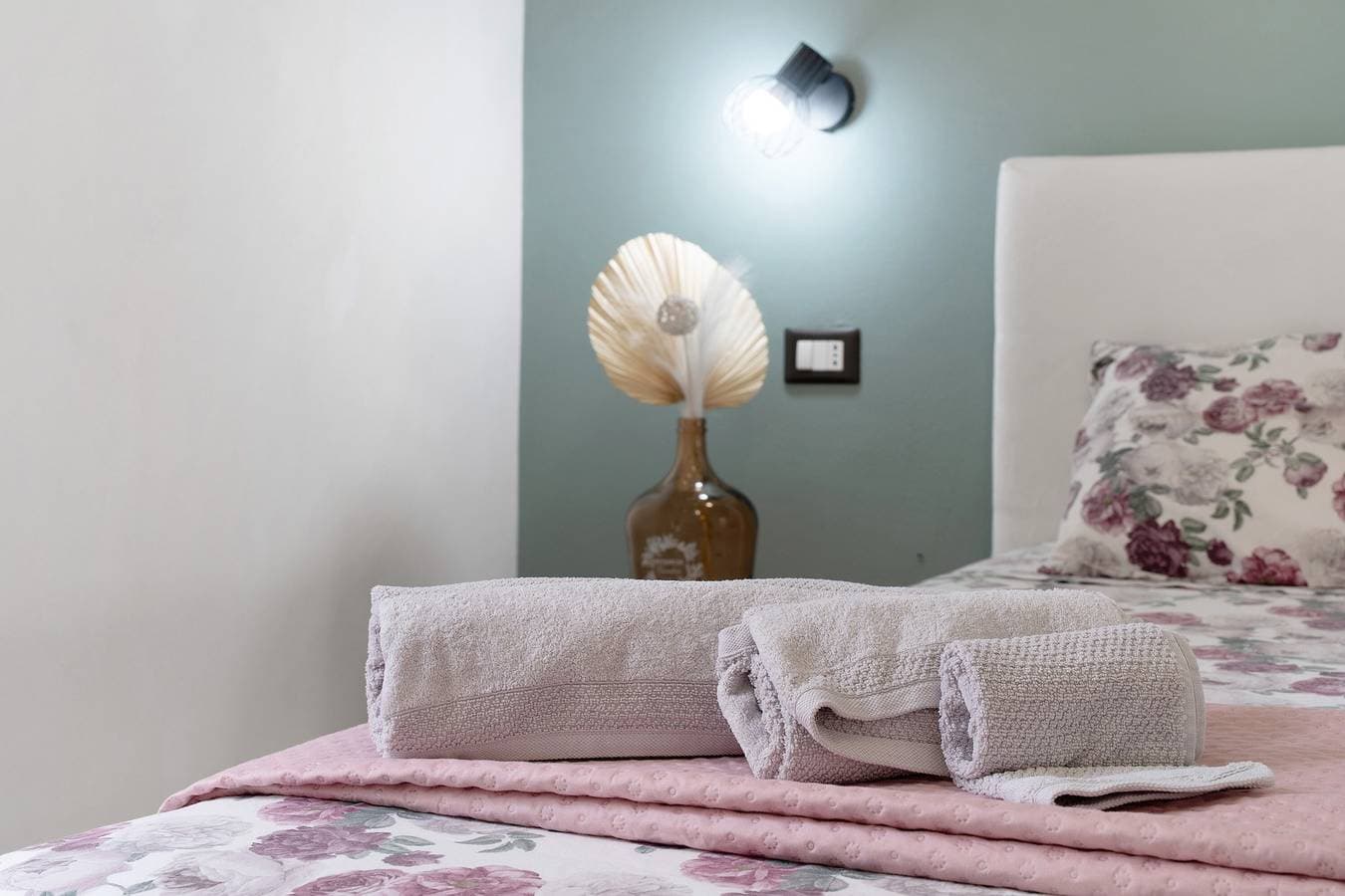 Foto 4 von 28: Zimmer 'Villa Maryam - Salvia' mit Gemeinschaftsterrasse, WLAN und Klimaanlage