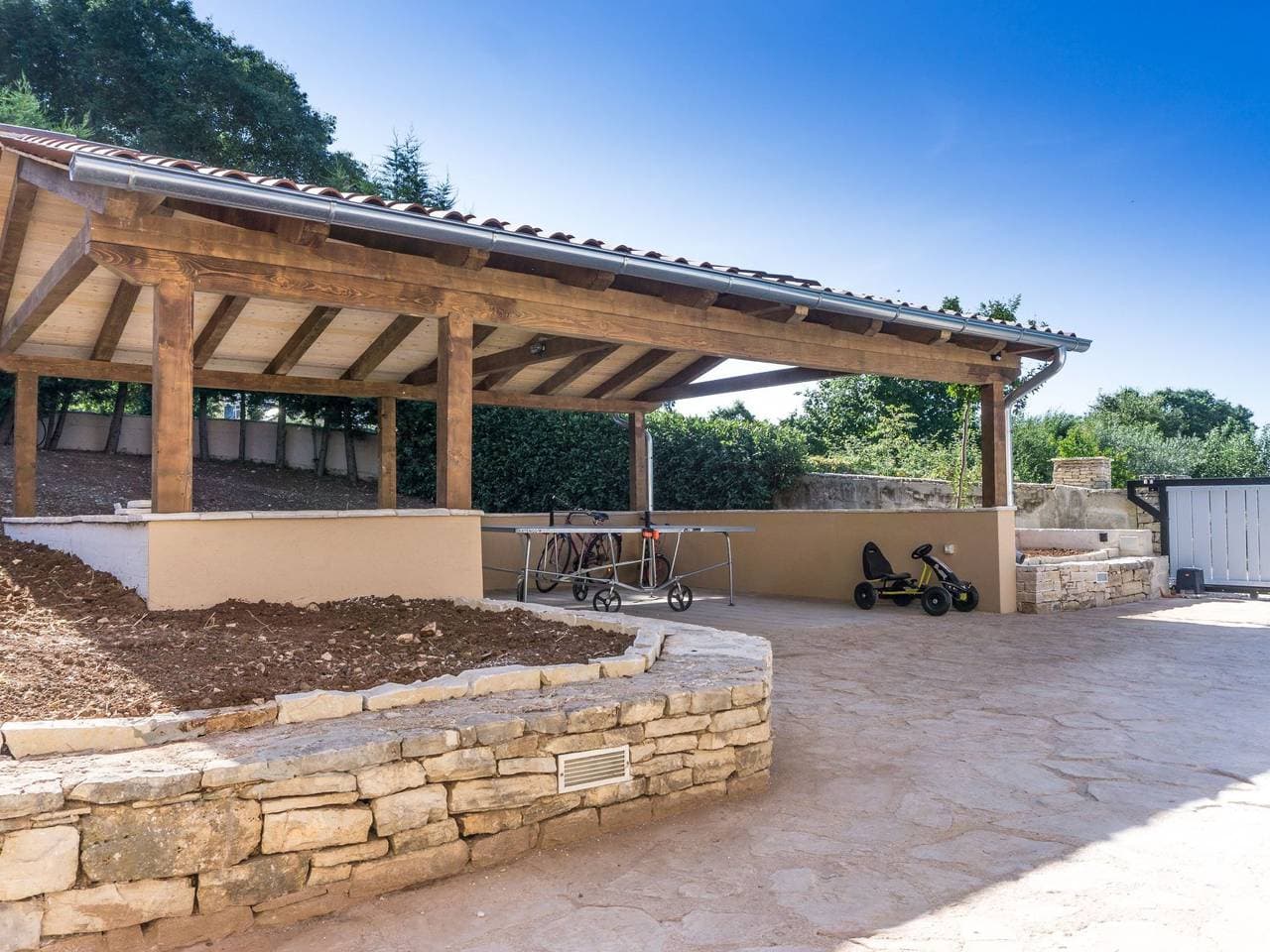 Foto 11 von 49: Nettes Ferienhaus in Smoljanci mit Privatem Pool