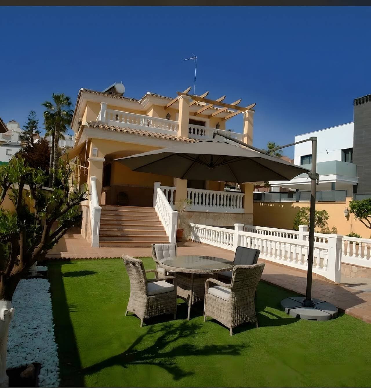 Foto 1 von 40: Villa Ilusión Rincón – Helle, einladende Villa an der Costa del Sol mit Terrasse & Grill
