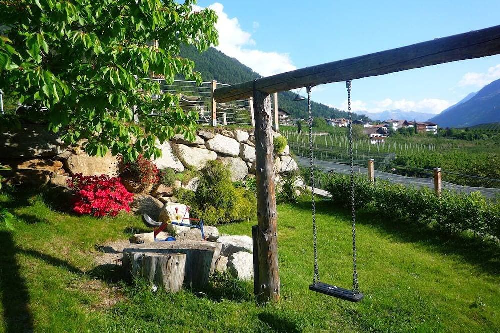 Foto 10 von 27: Ferienwohnung mit großem Panoramabalkon und biologischem Naturbadeteich