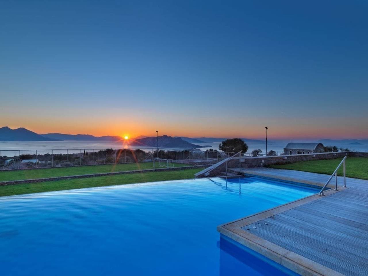 Foto 4 von 45: Villa für 16 Personen mit Balkon