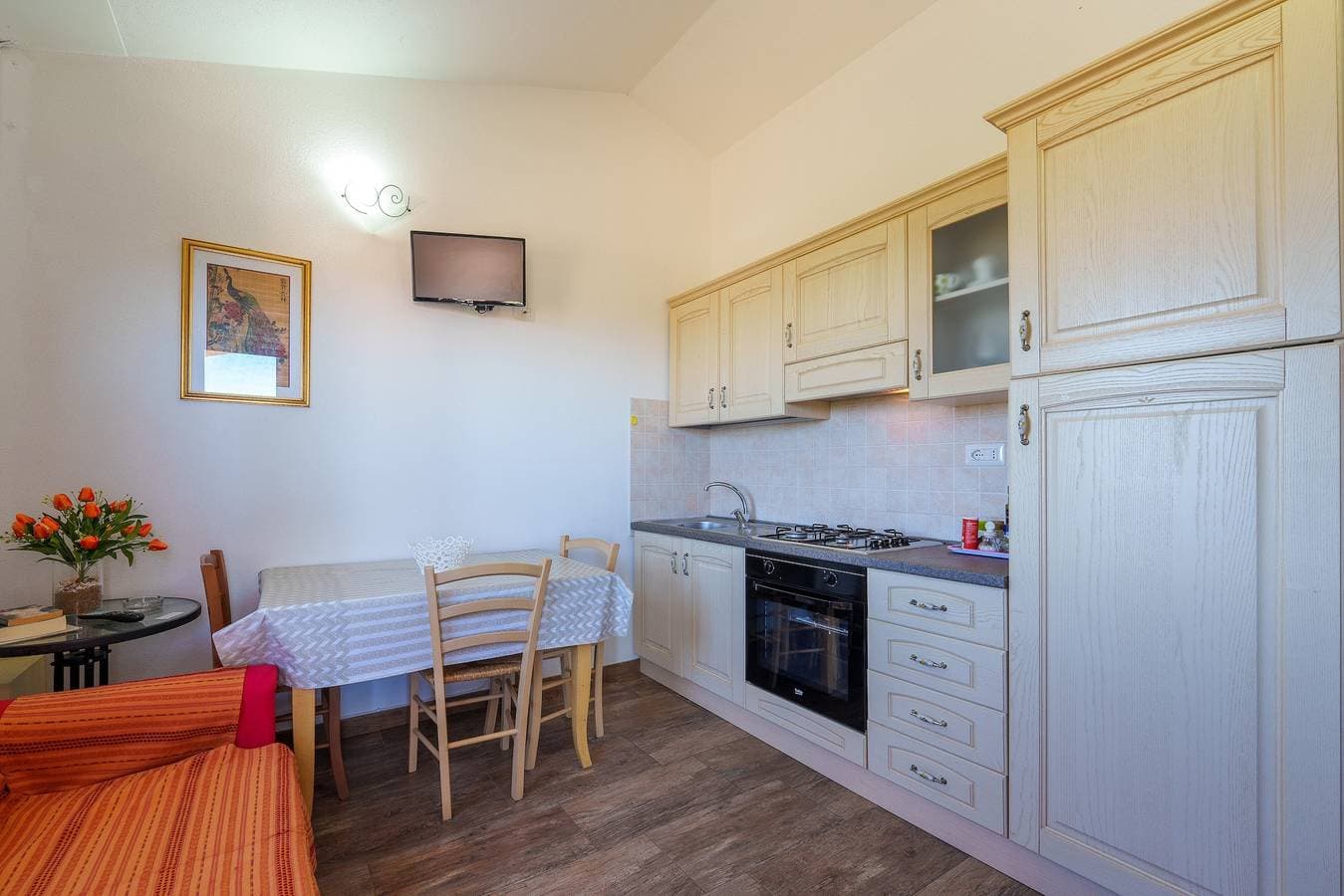 Foto 9 von 28: Ferienwohnung "Casa Ginepro Piscina E Vista Mare" mit Meerblick, Gemeinschaftspool und WLAN