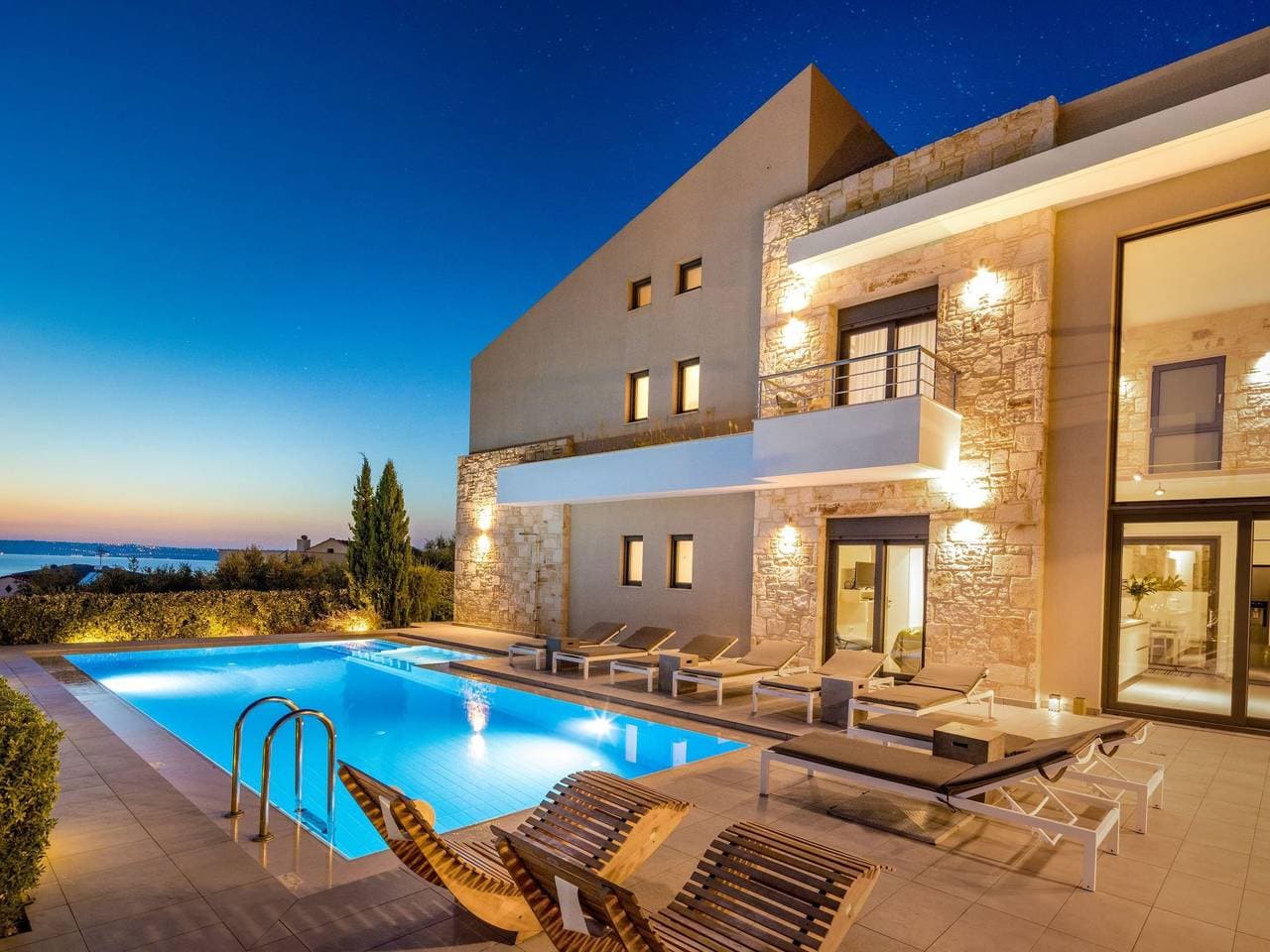Luxusvilla in Almyrida mit wunderschönem Blick 1
