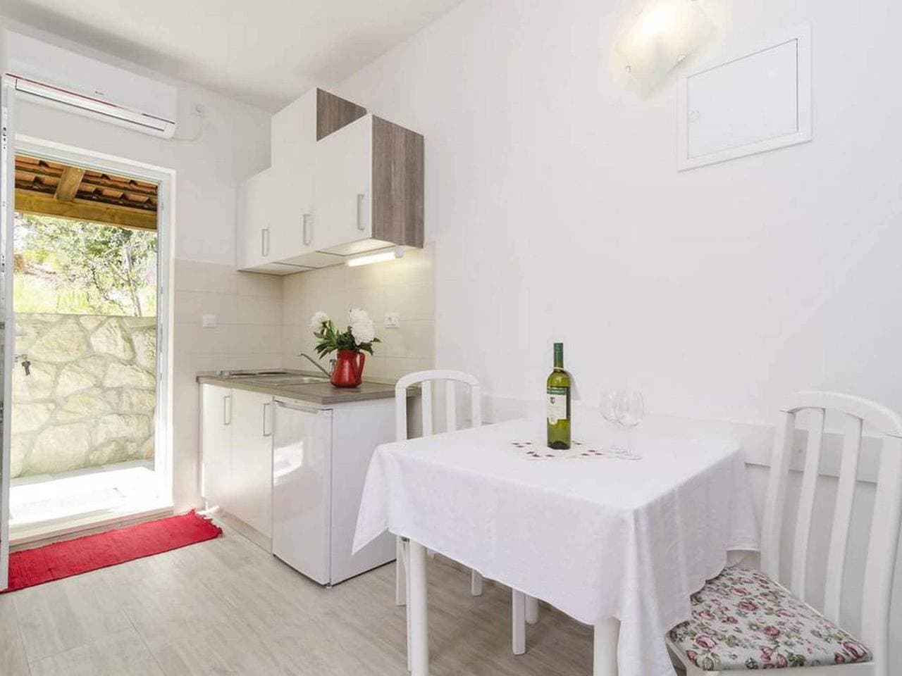 Foto 4 von 25: Apartments Matuško Mljet  - One Bedroom Apartment with Balcony and Sea View