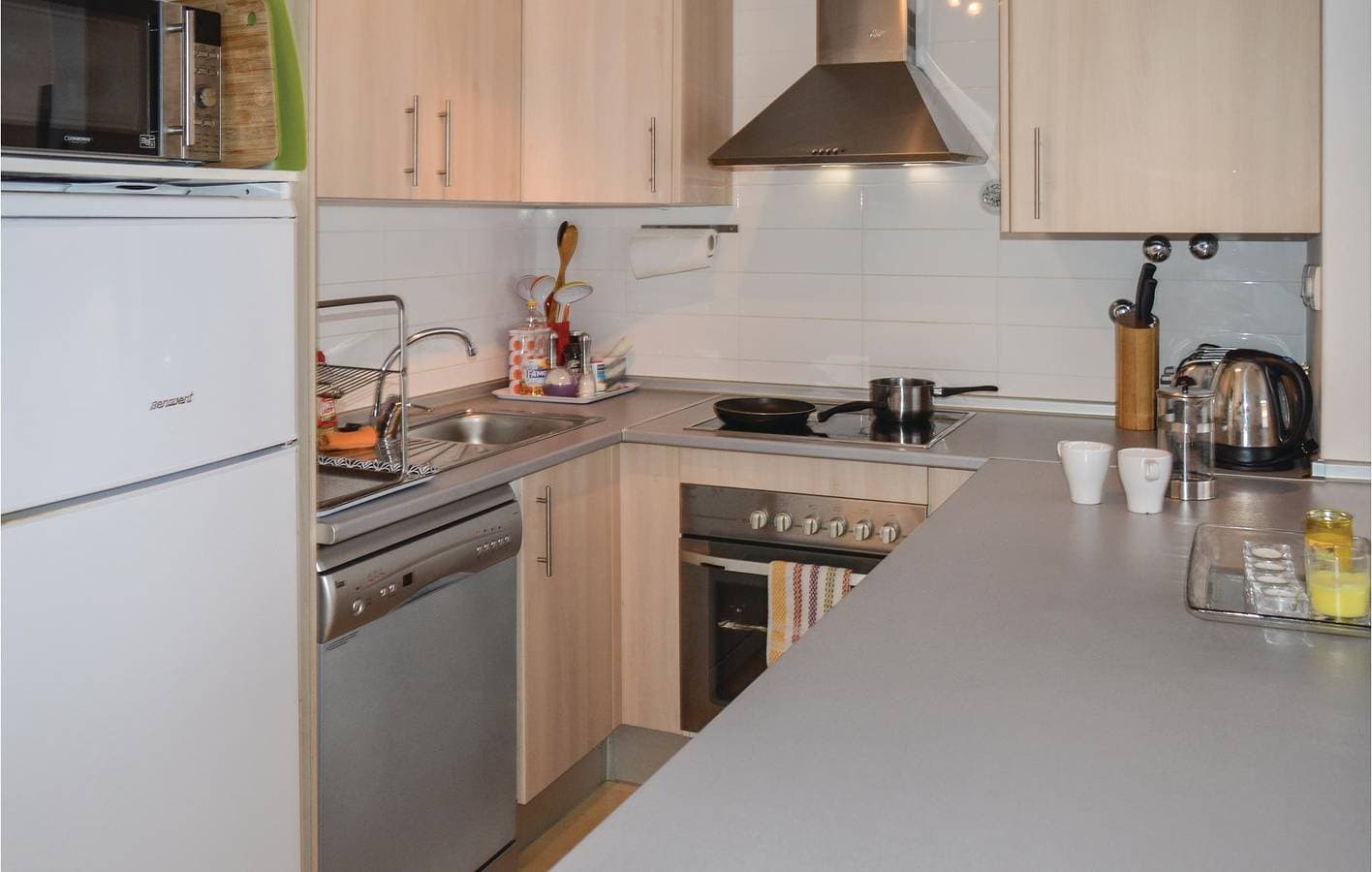 Foto 9 von 21: Gemütlicher Rückzugsort: 64 Quadratmeter großes Apartment mit Pool, Terrasse und Internet